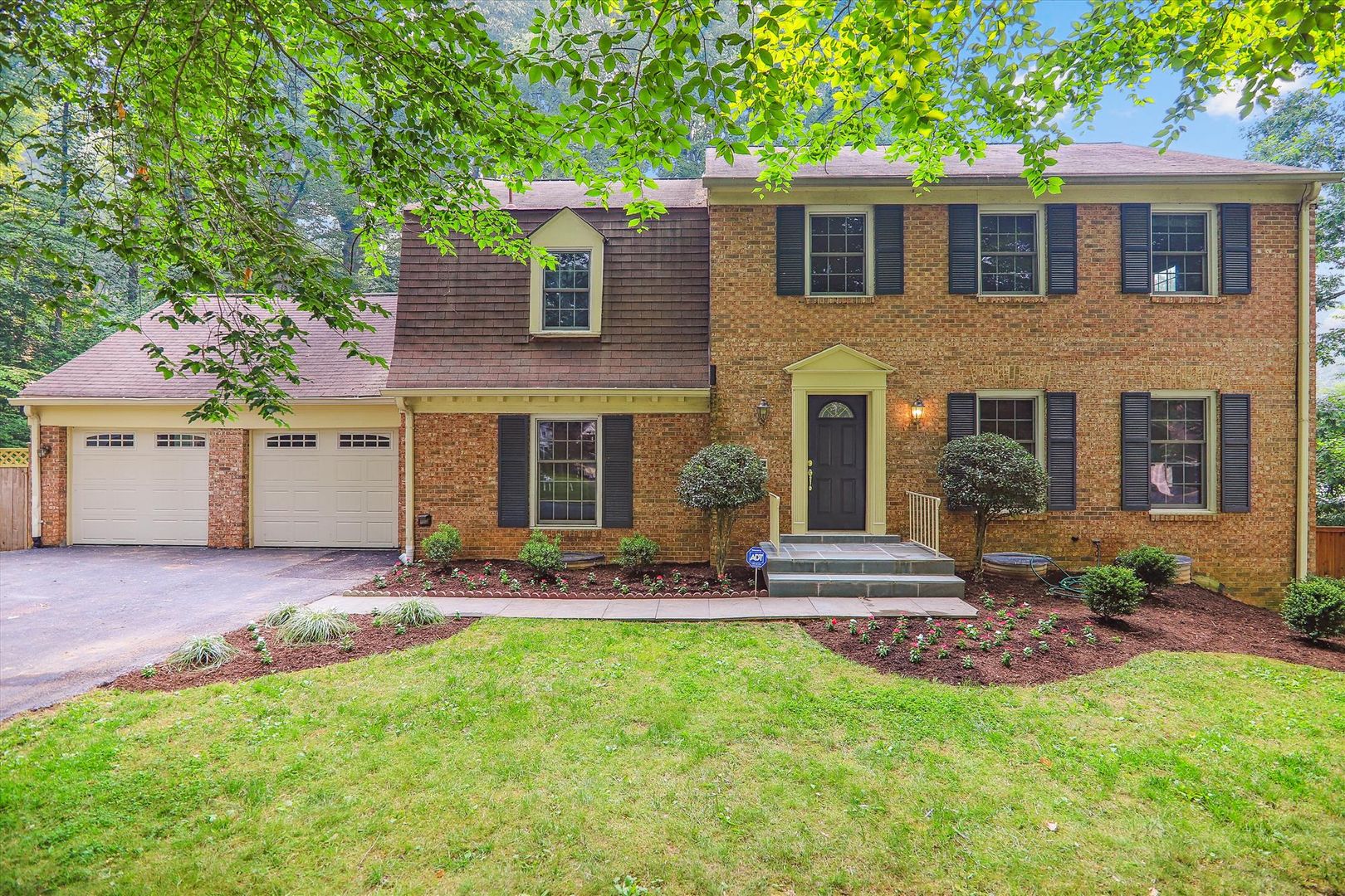 Potomac House: 9309 Langford Ct