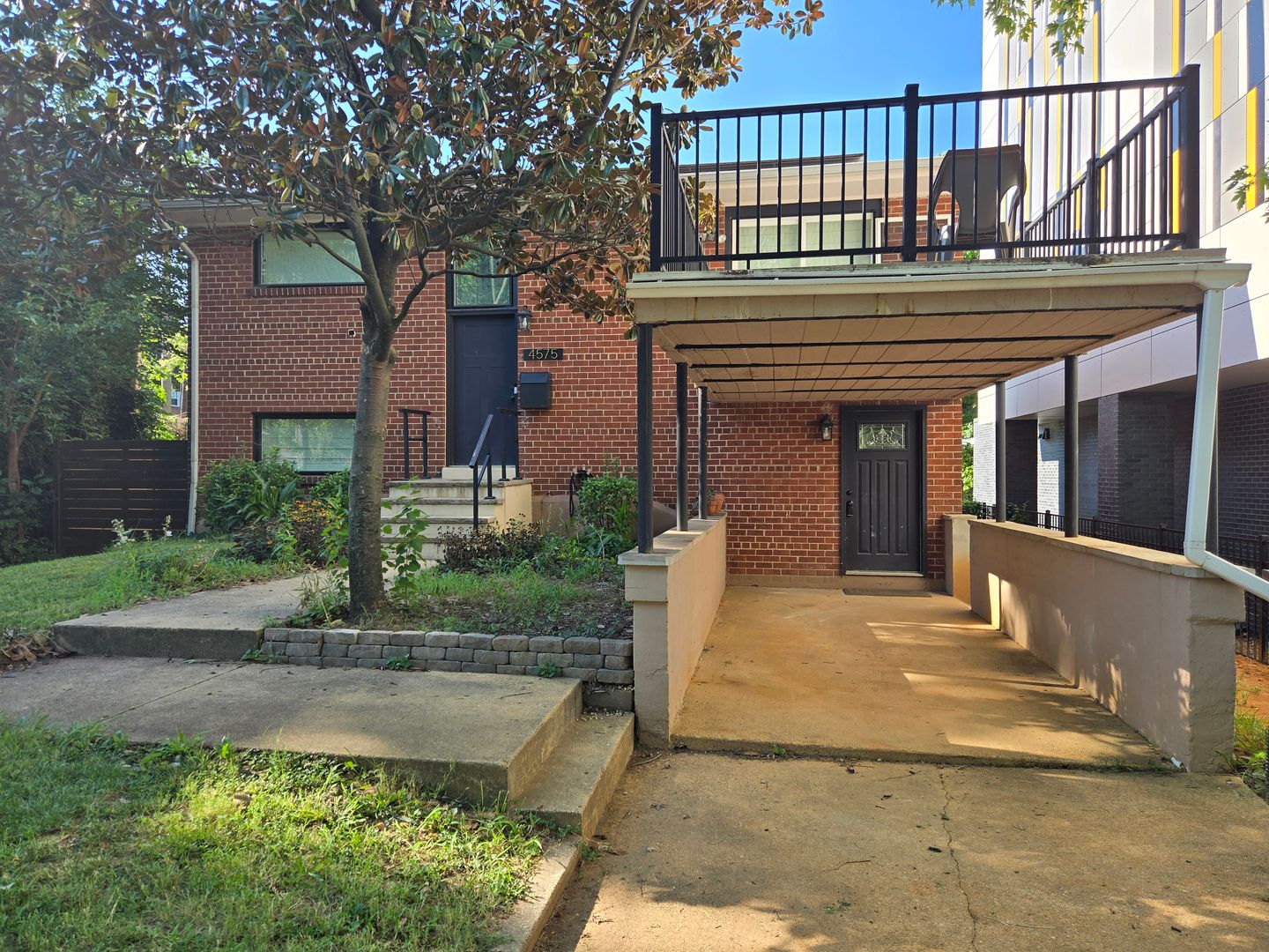 Washington House: 4575 Blaine St Ne