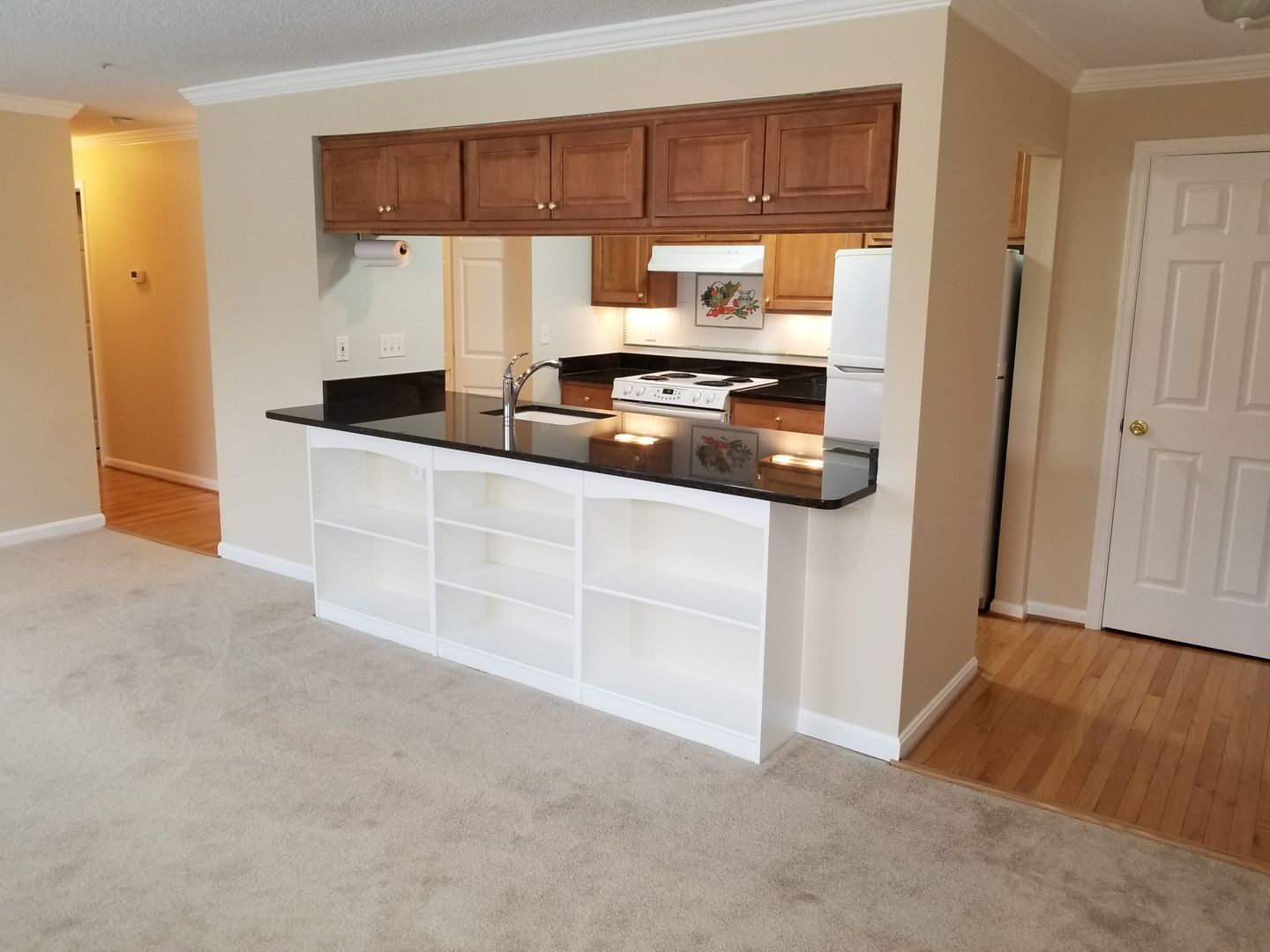 Silver Spring House: 2603 Camelback Lane