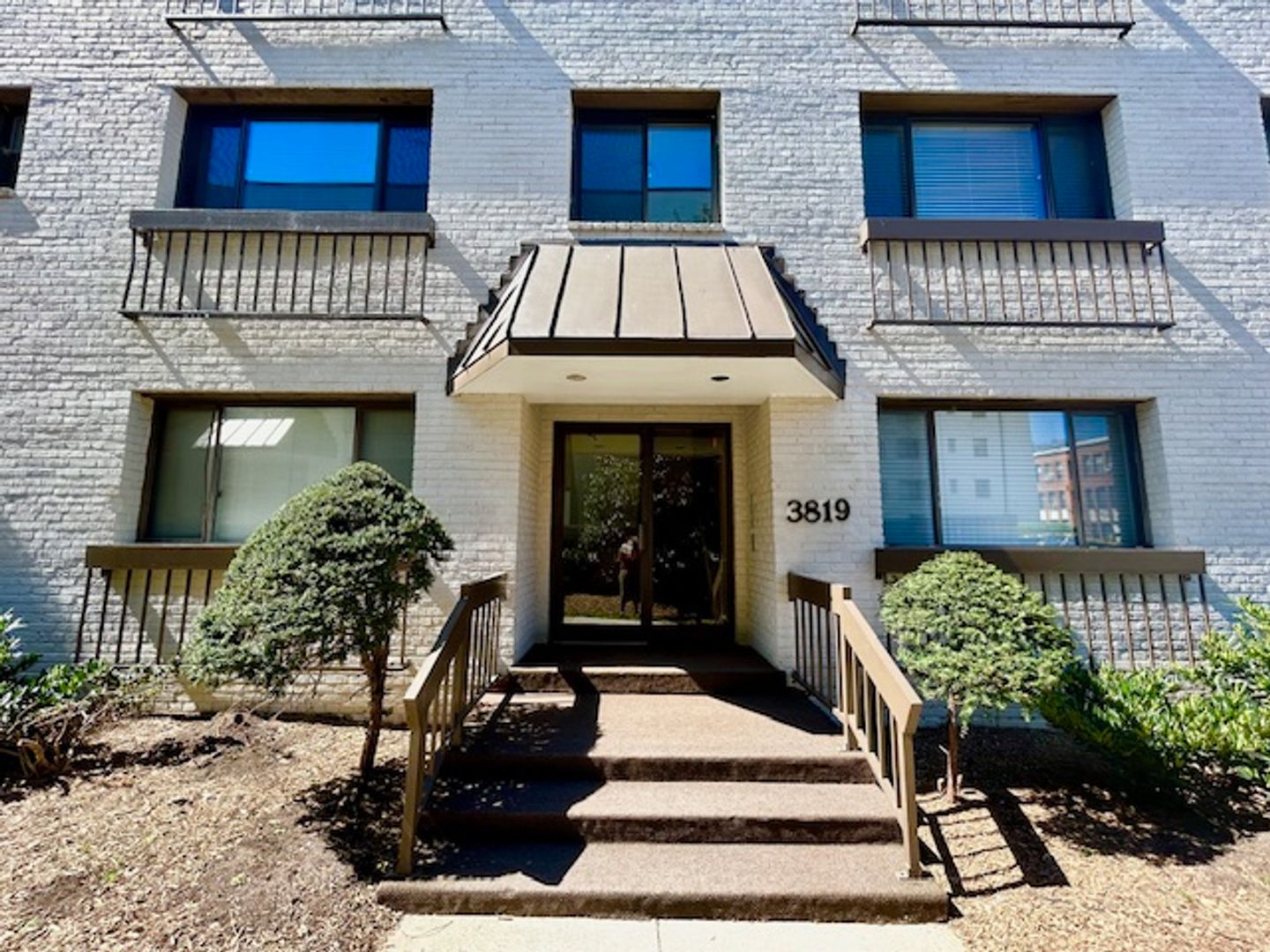 Washington Condo: 3819 Davis Pl NW #1