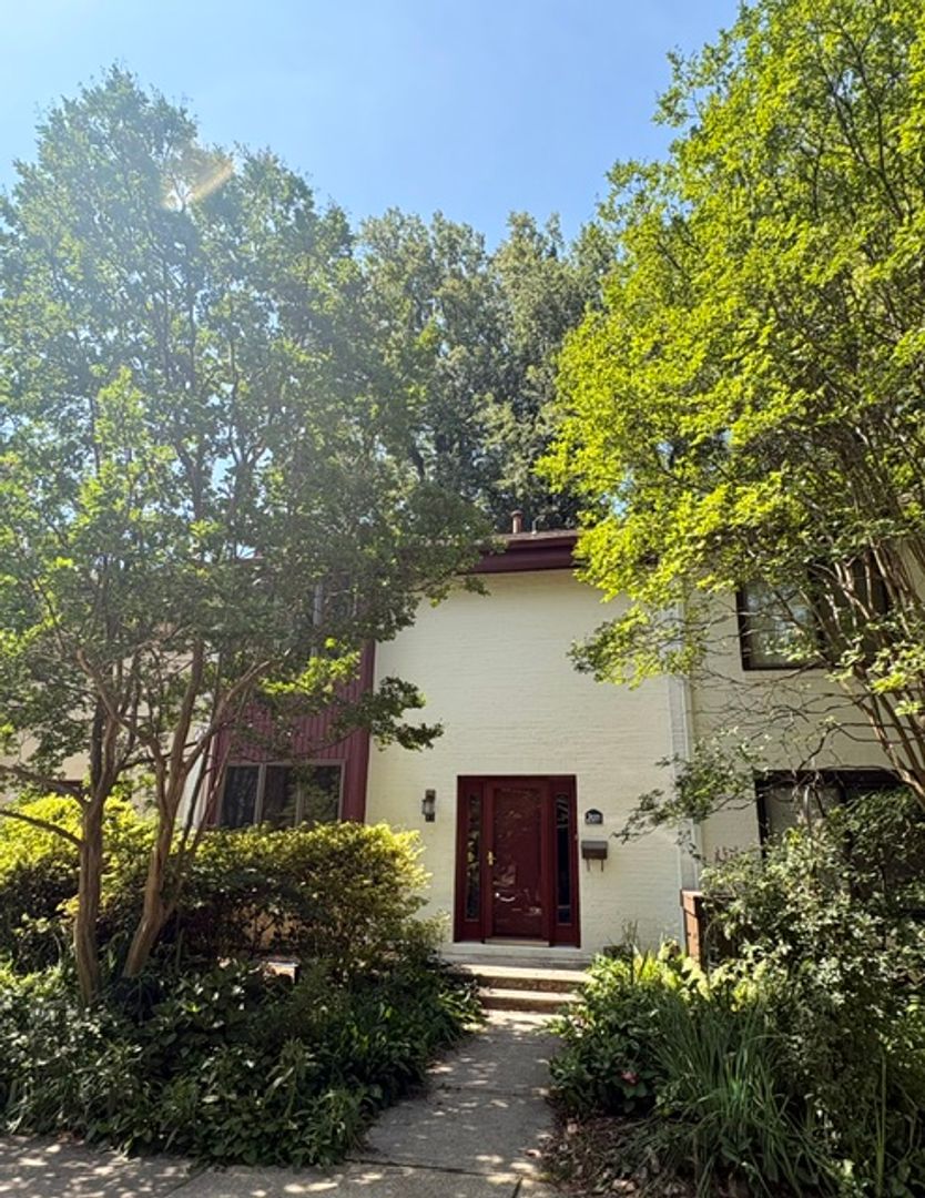 Reston Townhome: 2071 Golf Course Drive