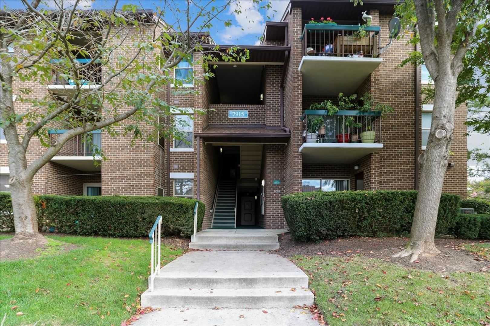 Gaithersburg Condo: 7915 Coriander Dr #102