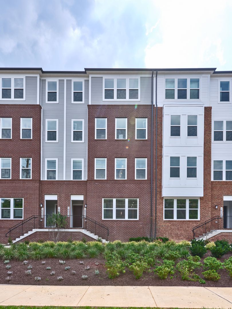 Rockville House: 16076 Frederick Road