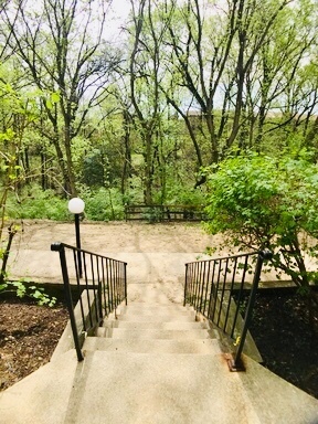1 BR 1 BA condo with attached garage! Great location, very quiet – photo 1