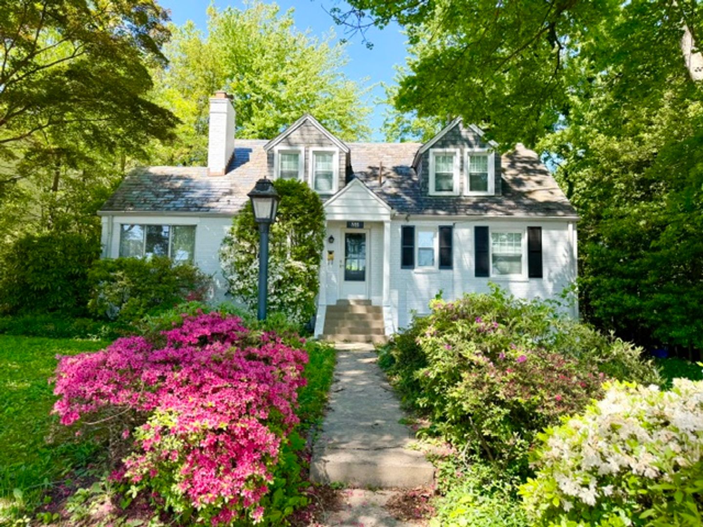 Silver Spring House: 811 Forest Glen Road