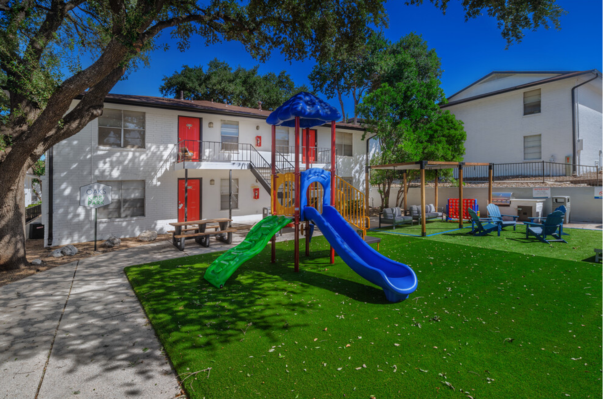 The Oaks Apartments @ Medical Center 4 of 12