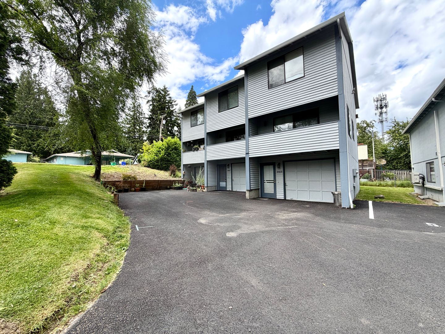 Portland Multiplex: 4465-4469 SW Garden Home Rd.