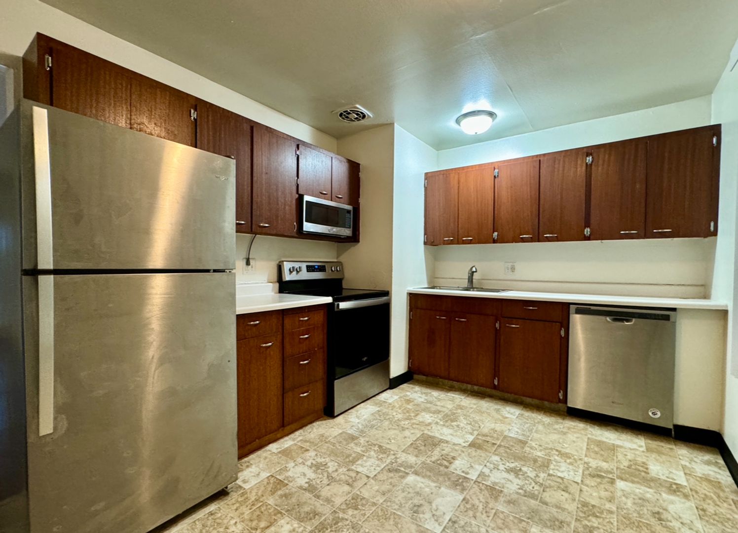 Portland Apartment: 4610 SE 29th Ave.