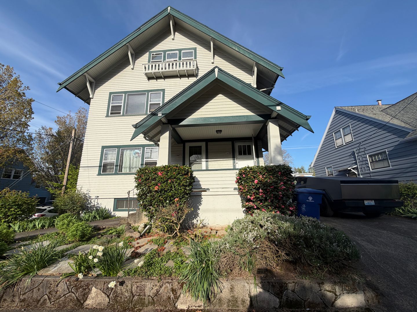 Portland Apartment: 1625-1627 SE 25th Ave.