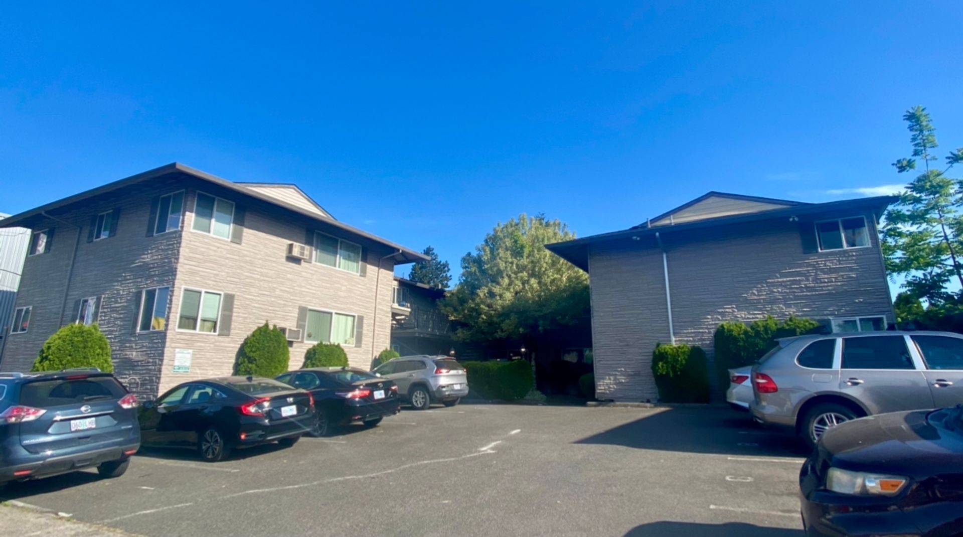 Portland Apartment: 9025-9043 SE Stark St.