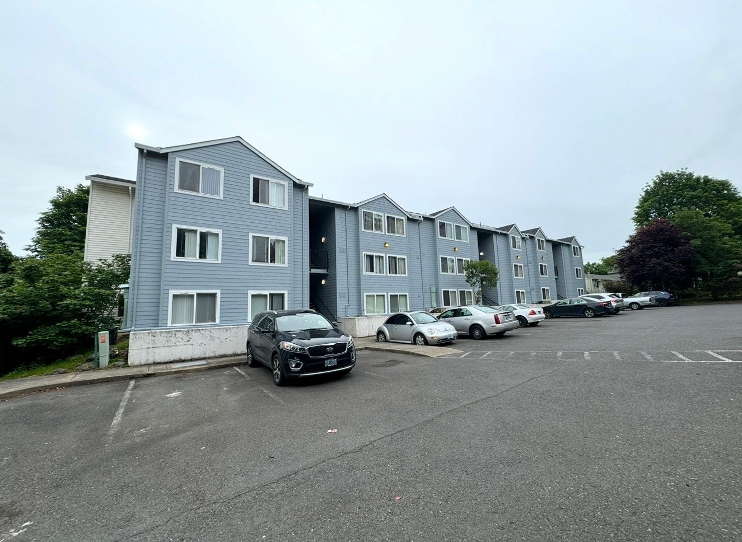 Portland Apartment: 5702 - 5710 NE Prescott St.