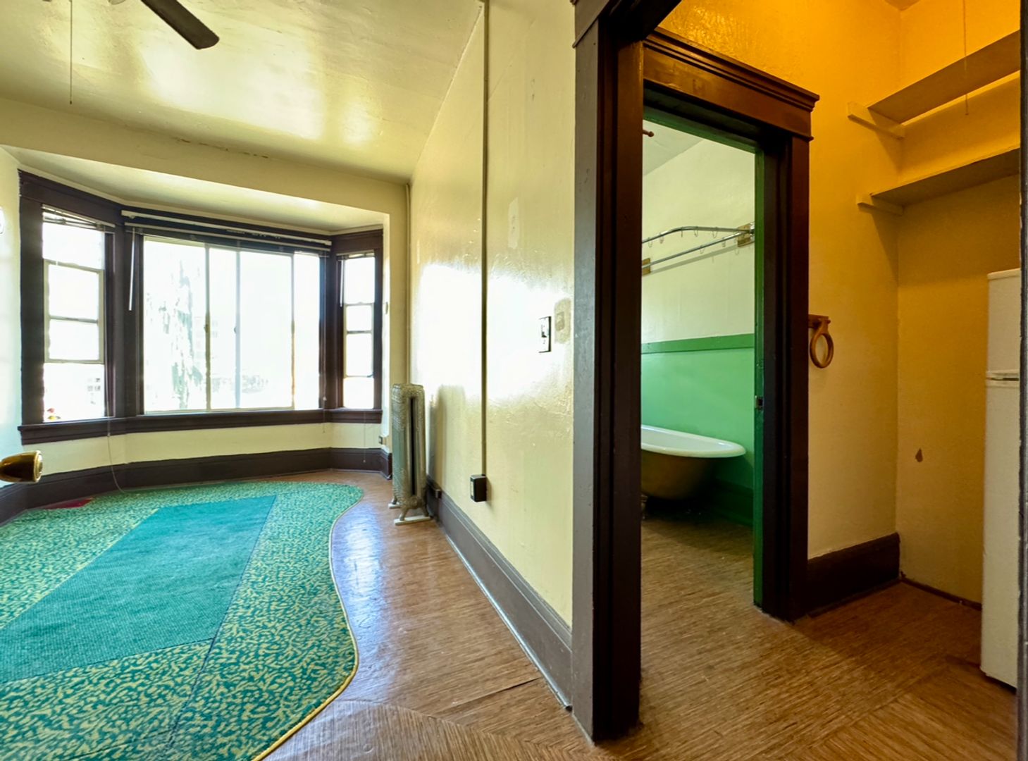 Portland Apartment: 1731 W Burnside St.