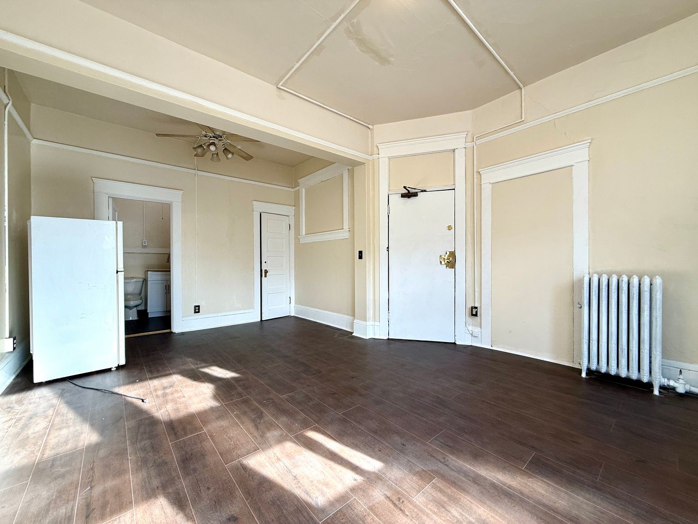 Portland Apartment: 1731 W Burnside St.