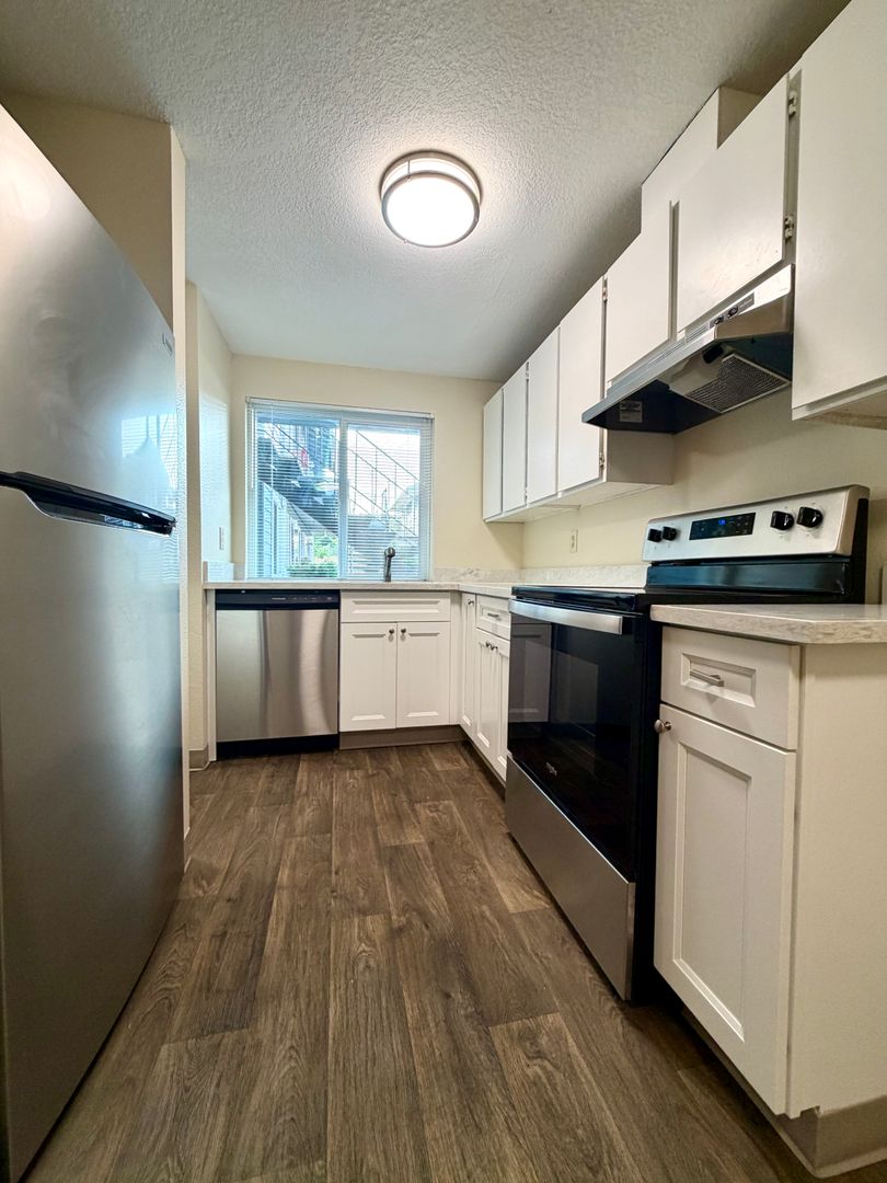 Portland Apartment: 5113 N Lombard St. #3