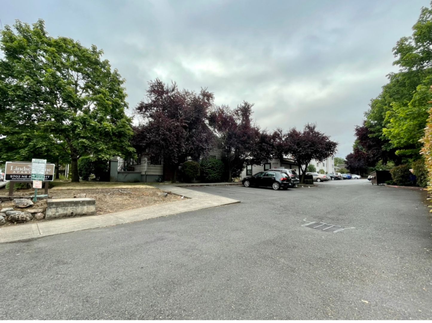 Portland Apartment: 5702 - 5710 NE Prescott St.