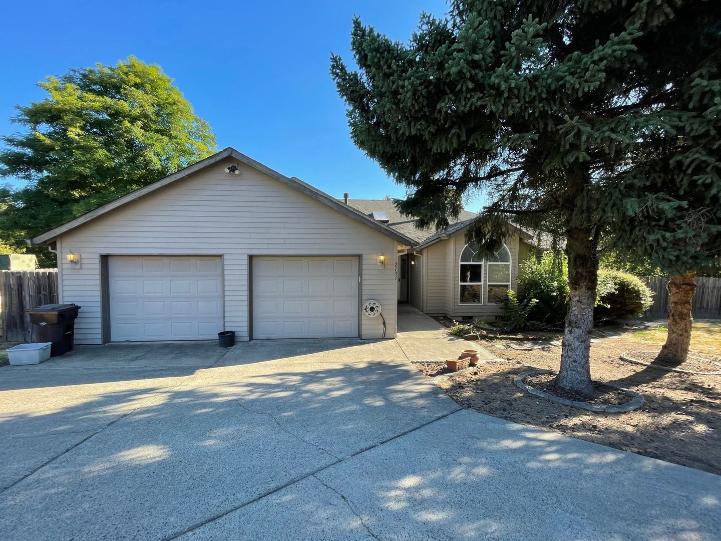 West Linn House: 2131 16th St.