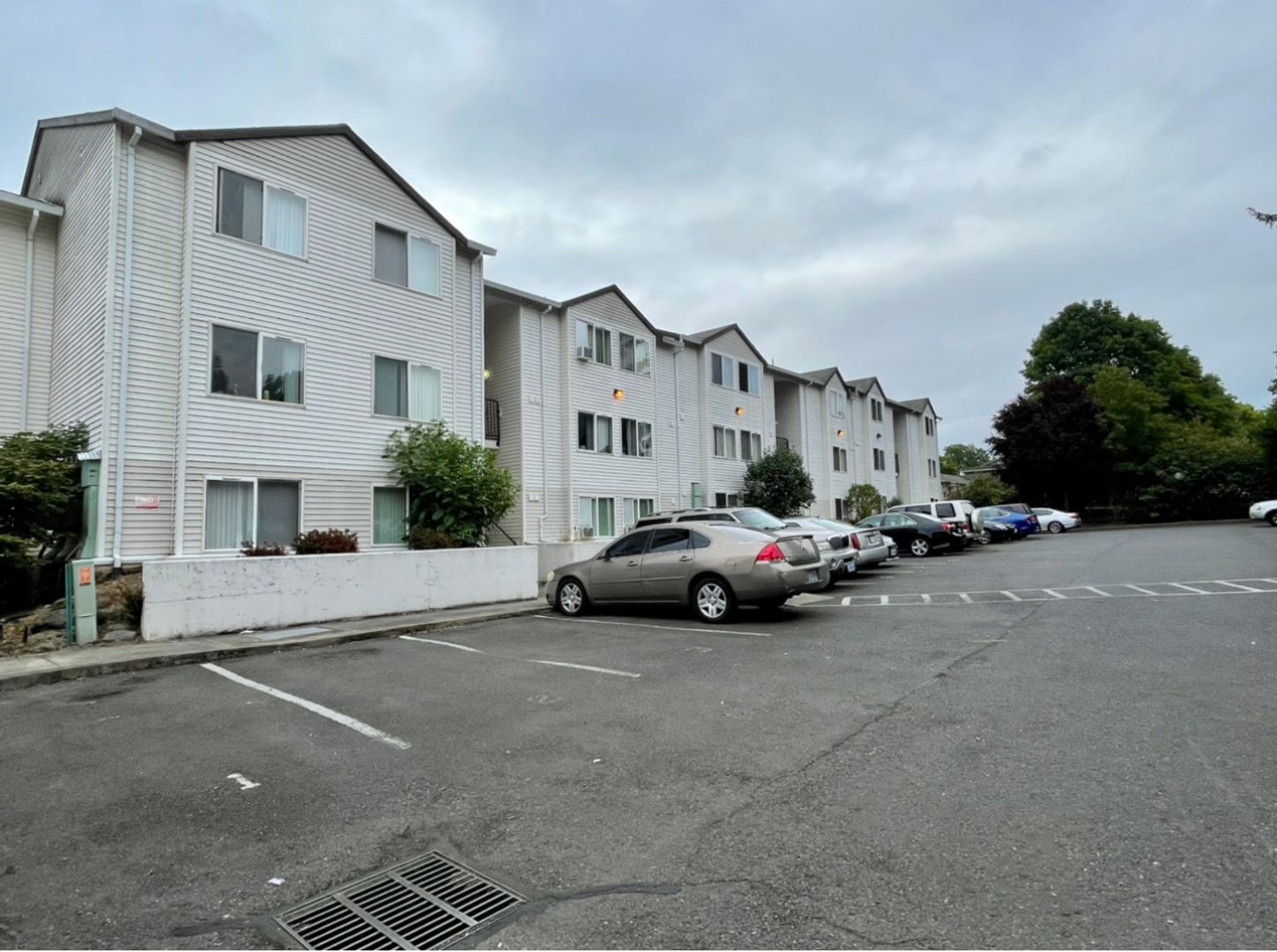 Portland Apartment: 5702 - 5710 NE Prescott St.