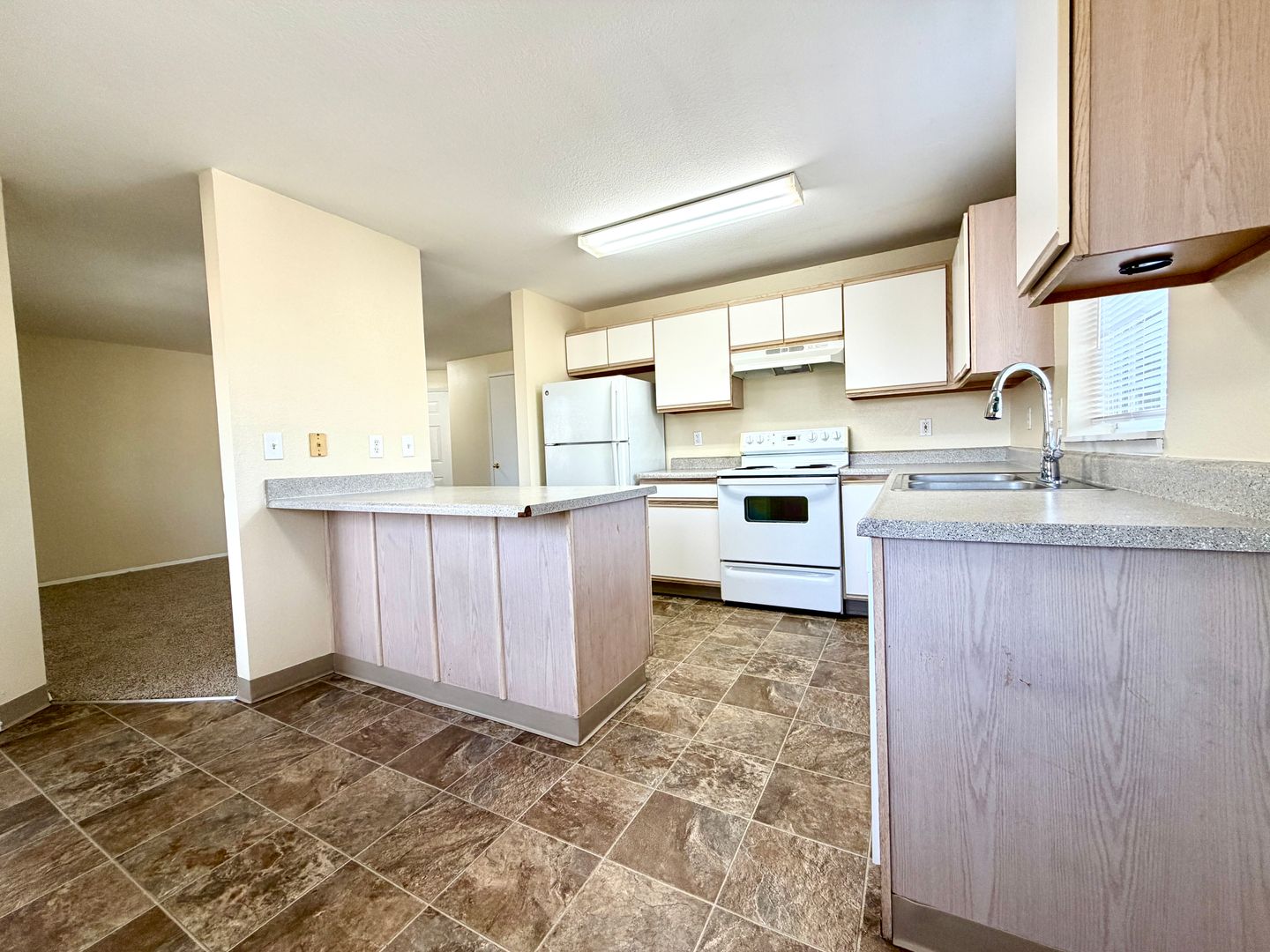 Portland Apartment: 5702 - 5710 NE Prescott St.