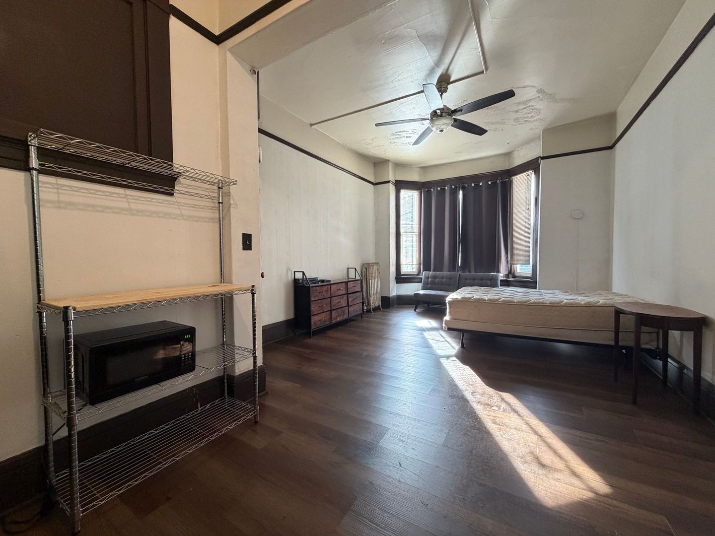 Portland Apartment: 1731 W Burnside St.