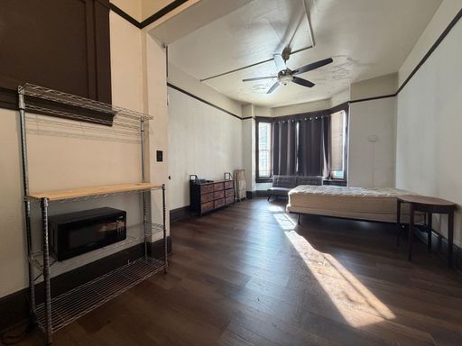 Upstairs Studio in Nob Hill! Live in the Heart of Downtown~ Secured Entry – photo 1