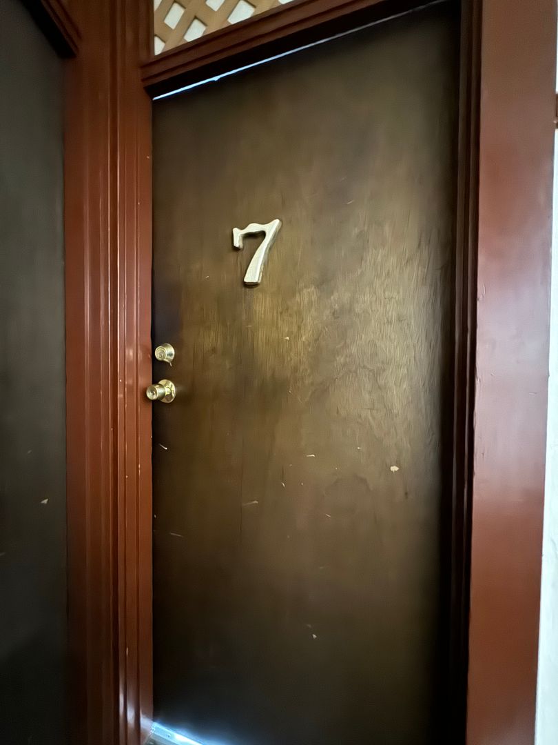 Portland Apartment: 1731 W Burnside St.