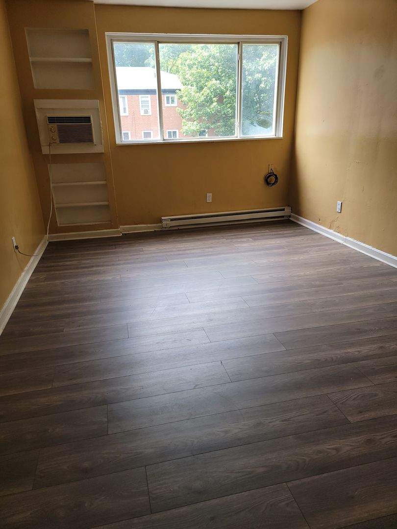 East Cleveland Apartment: 13945 Superior Road