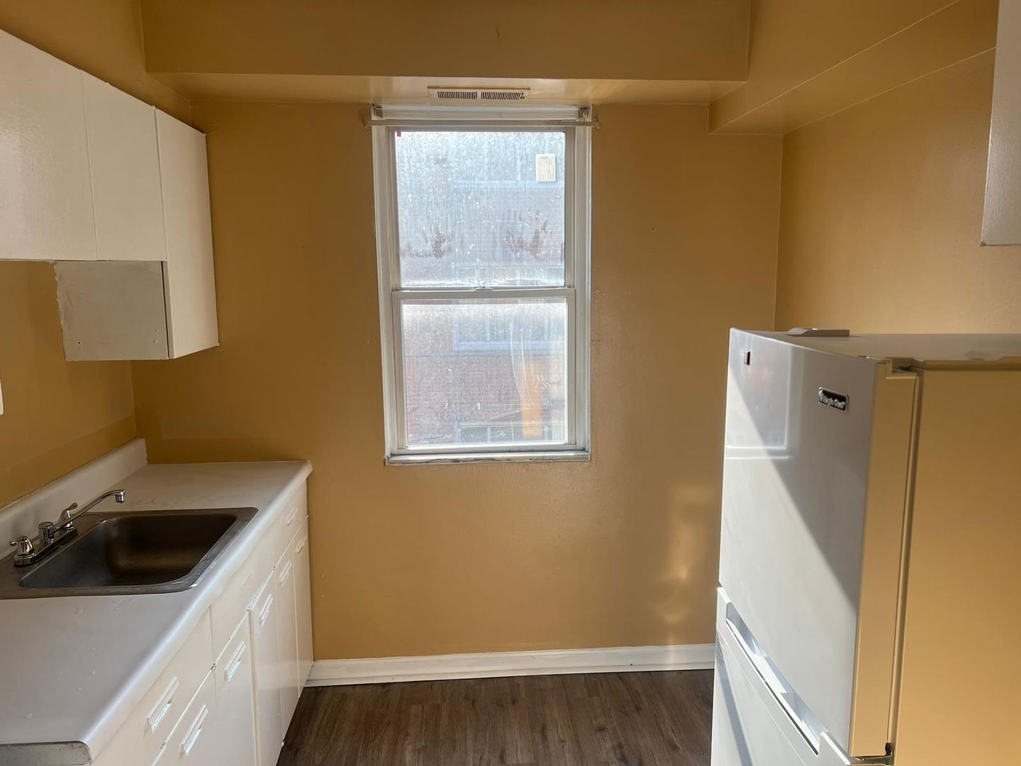 East Cleveland Apartment: 13965 Superior Road