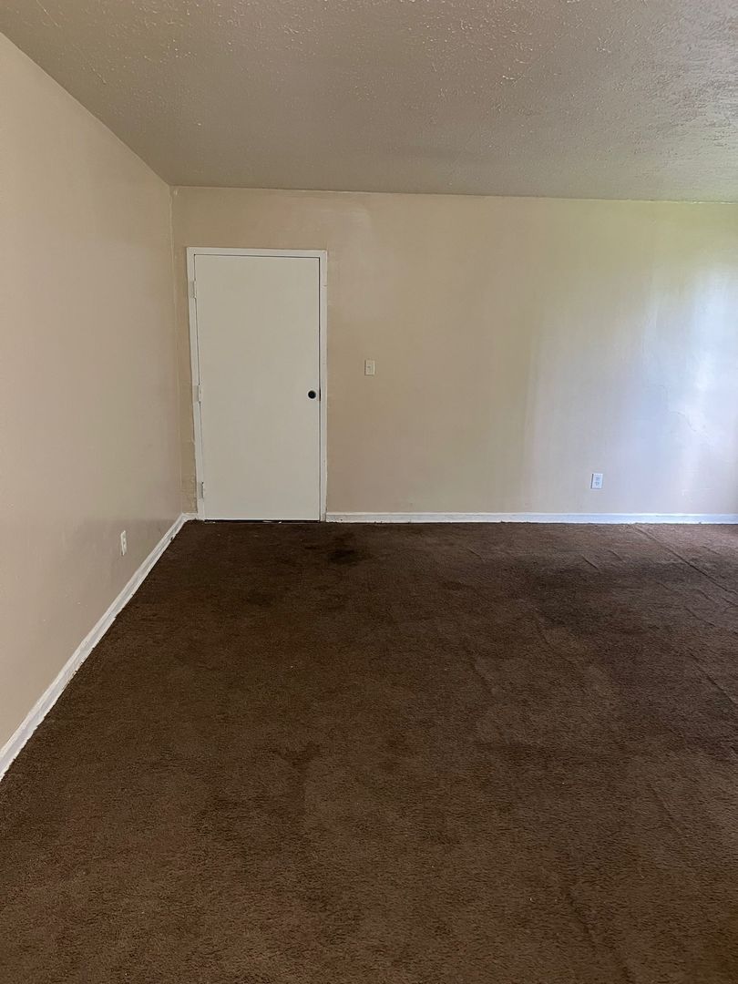 East Cleveland Apartment: 13975 Superior Road