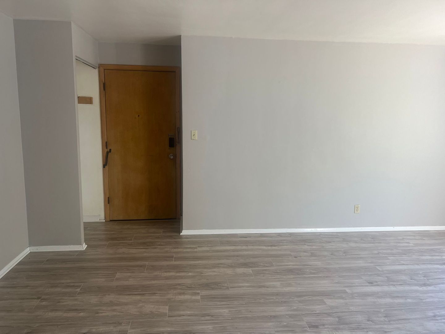 Cleveland Apartment: 16818 Grovewood Avenue