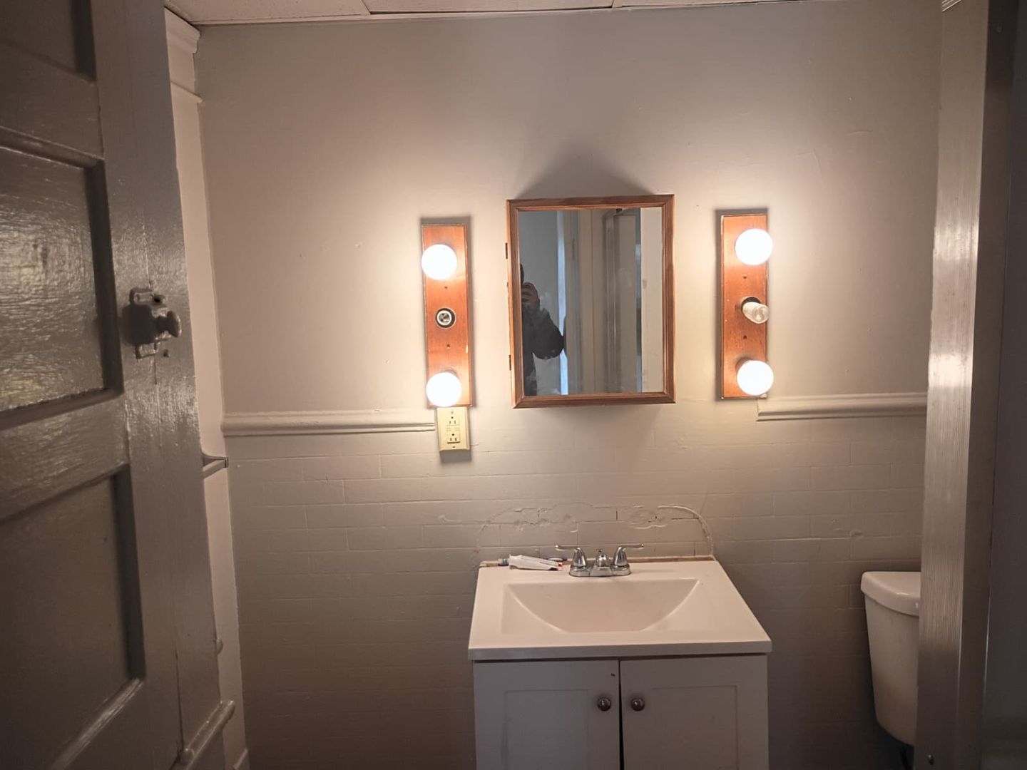 Akron Apartment: 55 Cotter Avenue