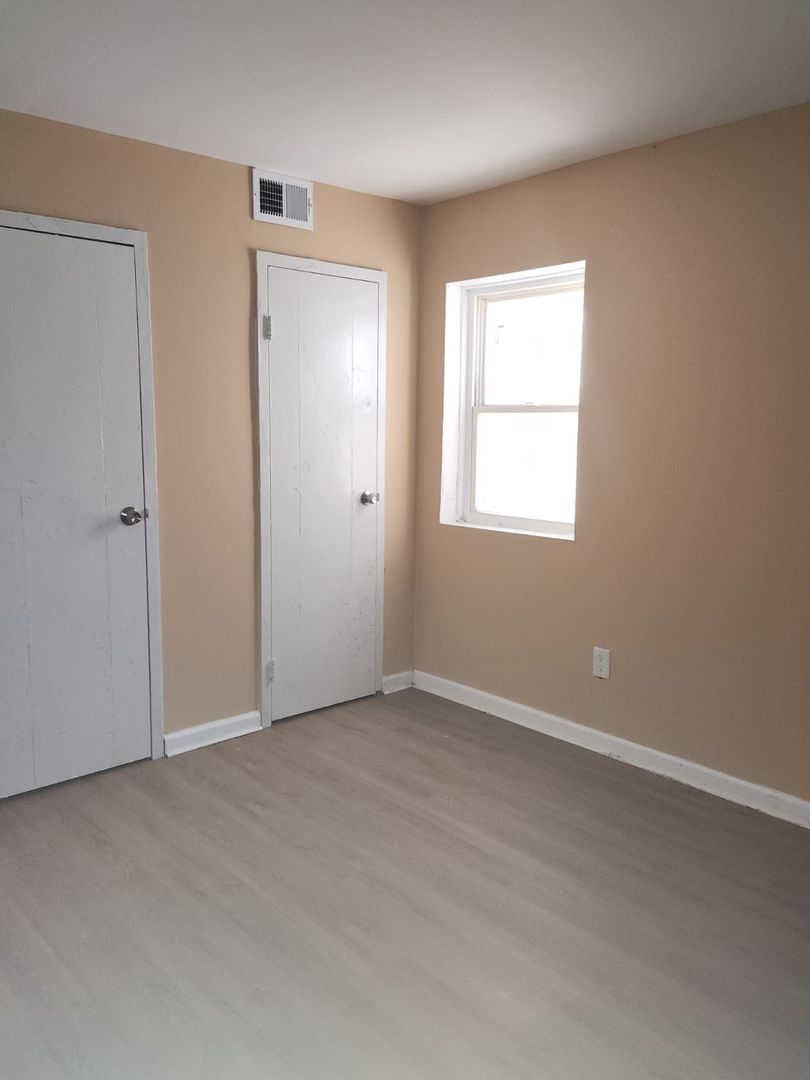 East Cleveland Apartment: 13965 Superior Road