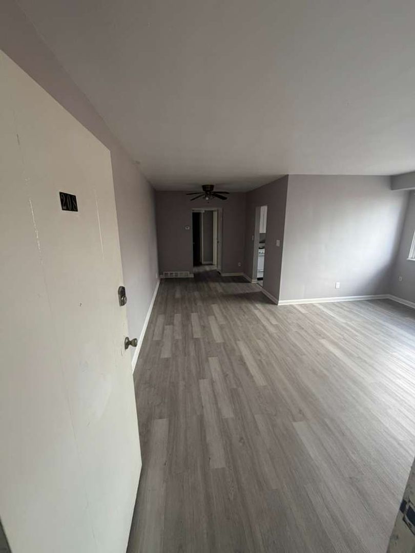 East Cleveland Apartment: 13975 Superior Road