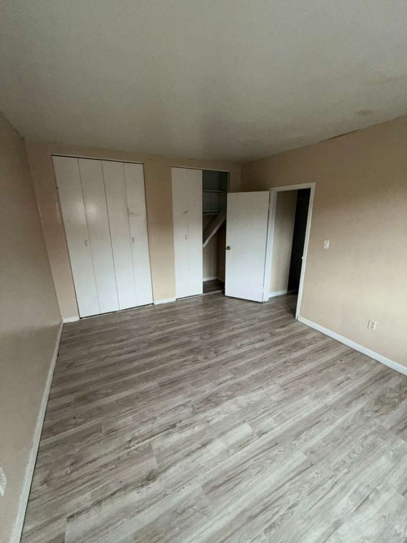 East Cleveland Apartment: 13965 Superior Road