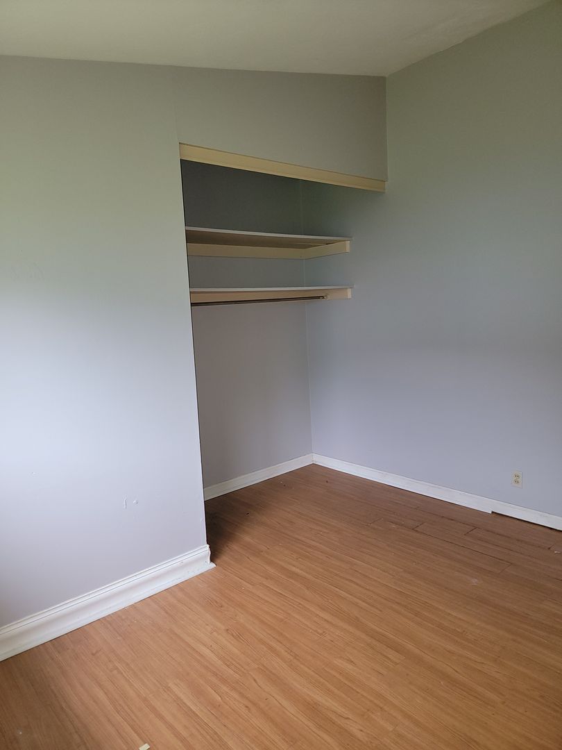 Akron Apartment: Thurston St