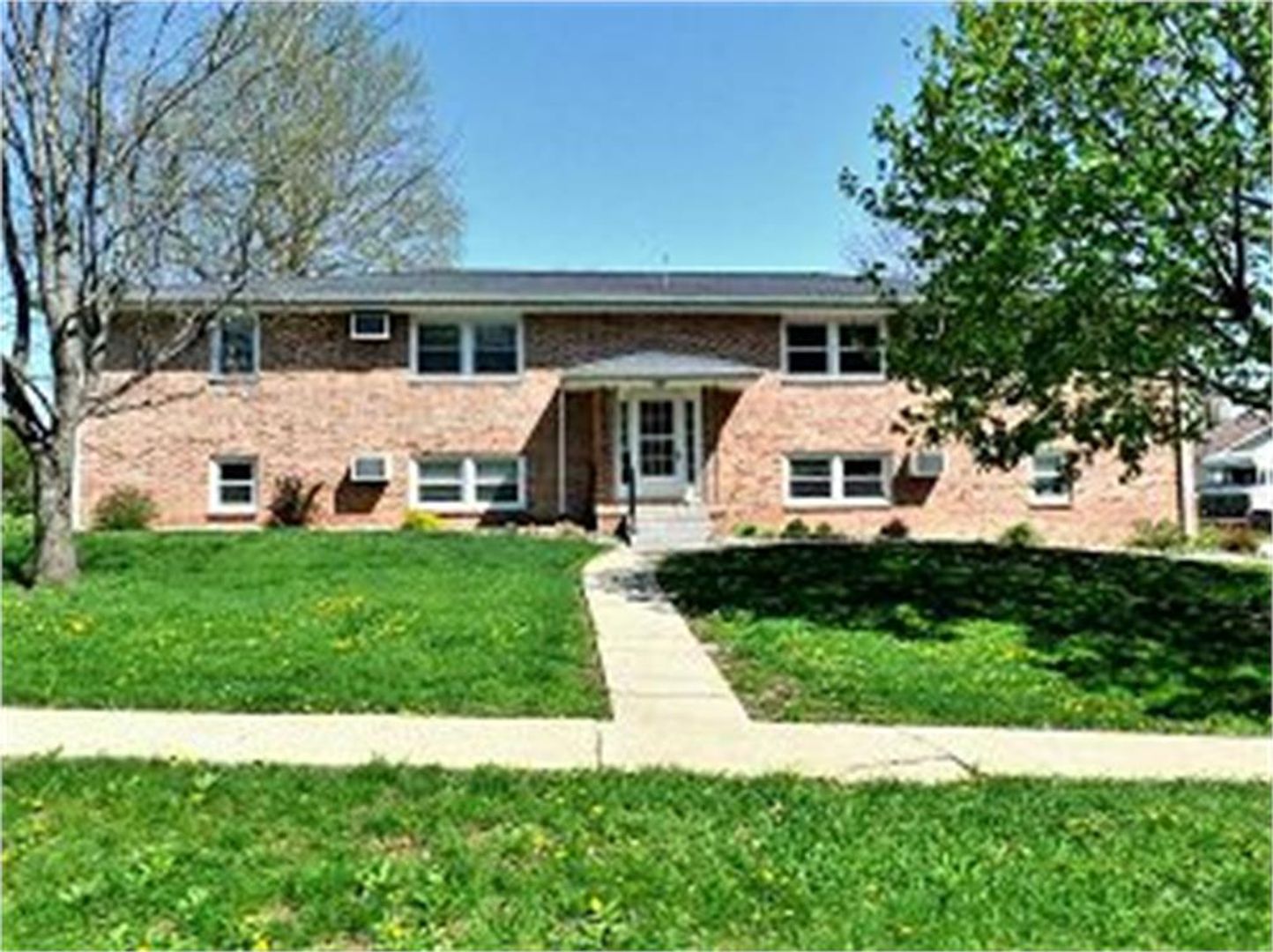 Martensdale Apartment: 335 Iowa Ave