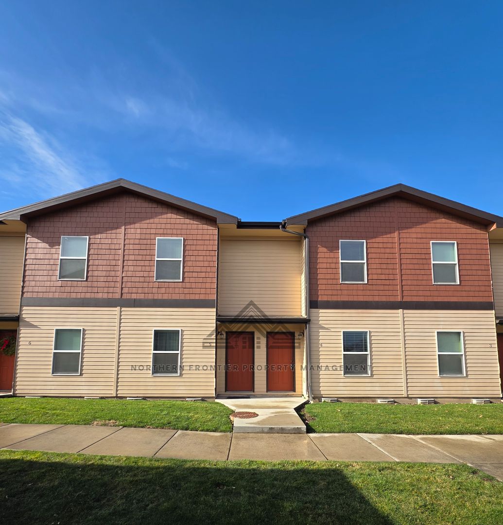 College Place Apartment: 55 SW Silverstar Lane