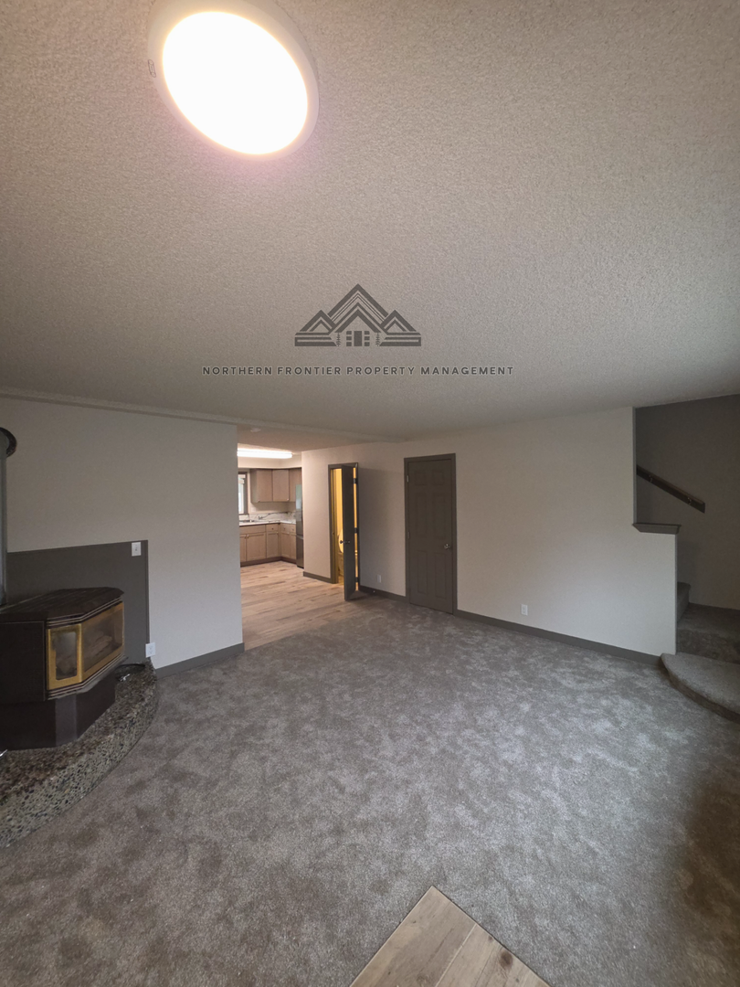 College Place Apartment: 418 SW 4th Street