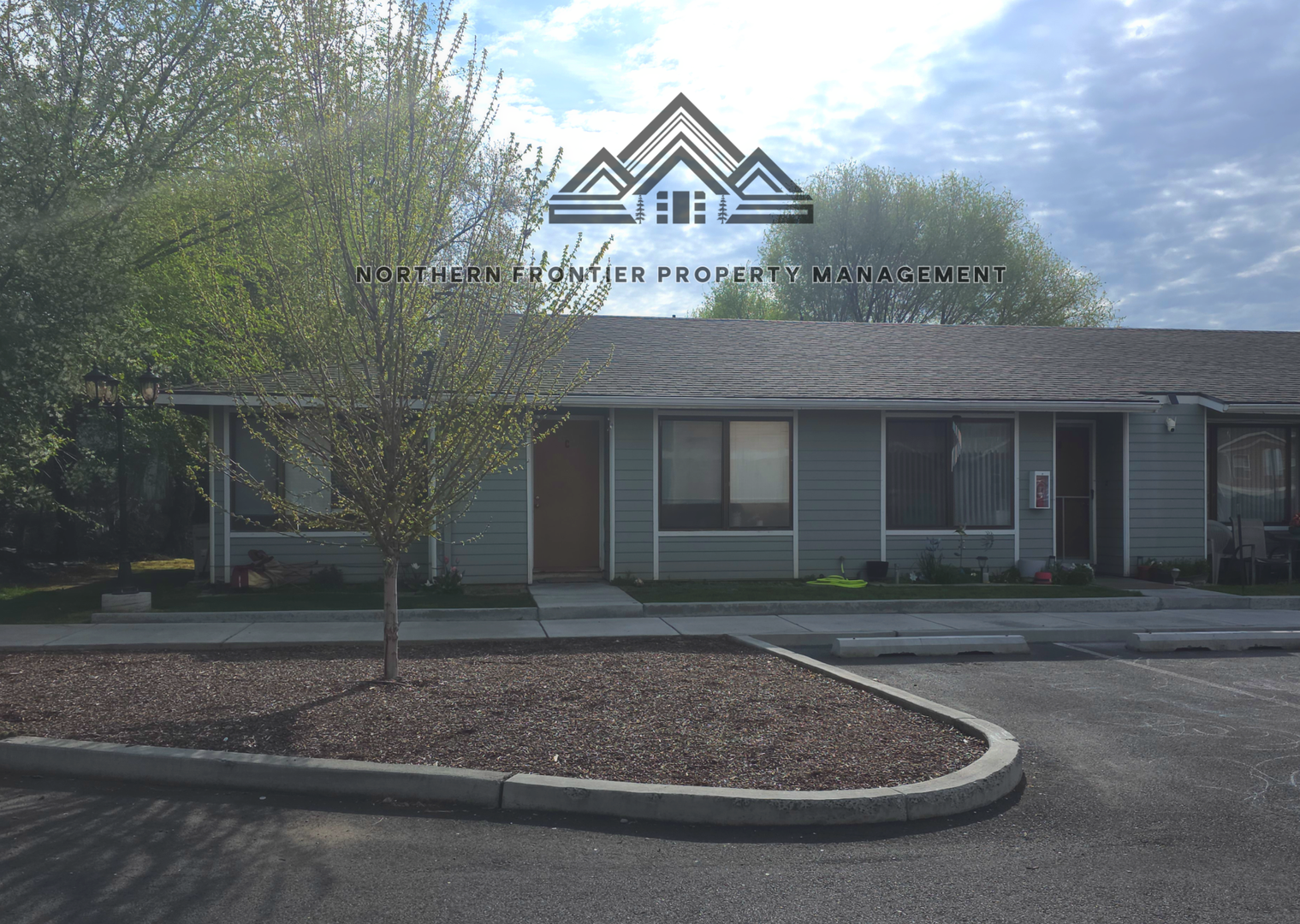 College Place Apartment: Hillcrest Apartments