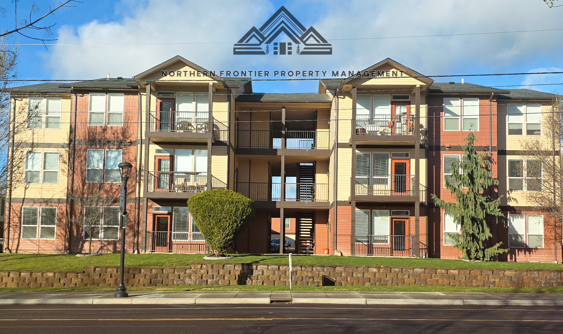 College Place Apartment: 1410 S College Ave