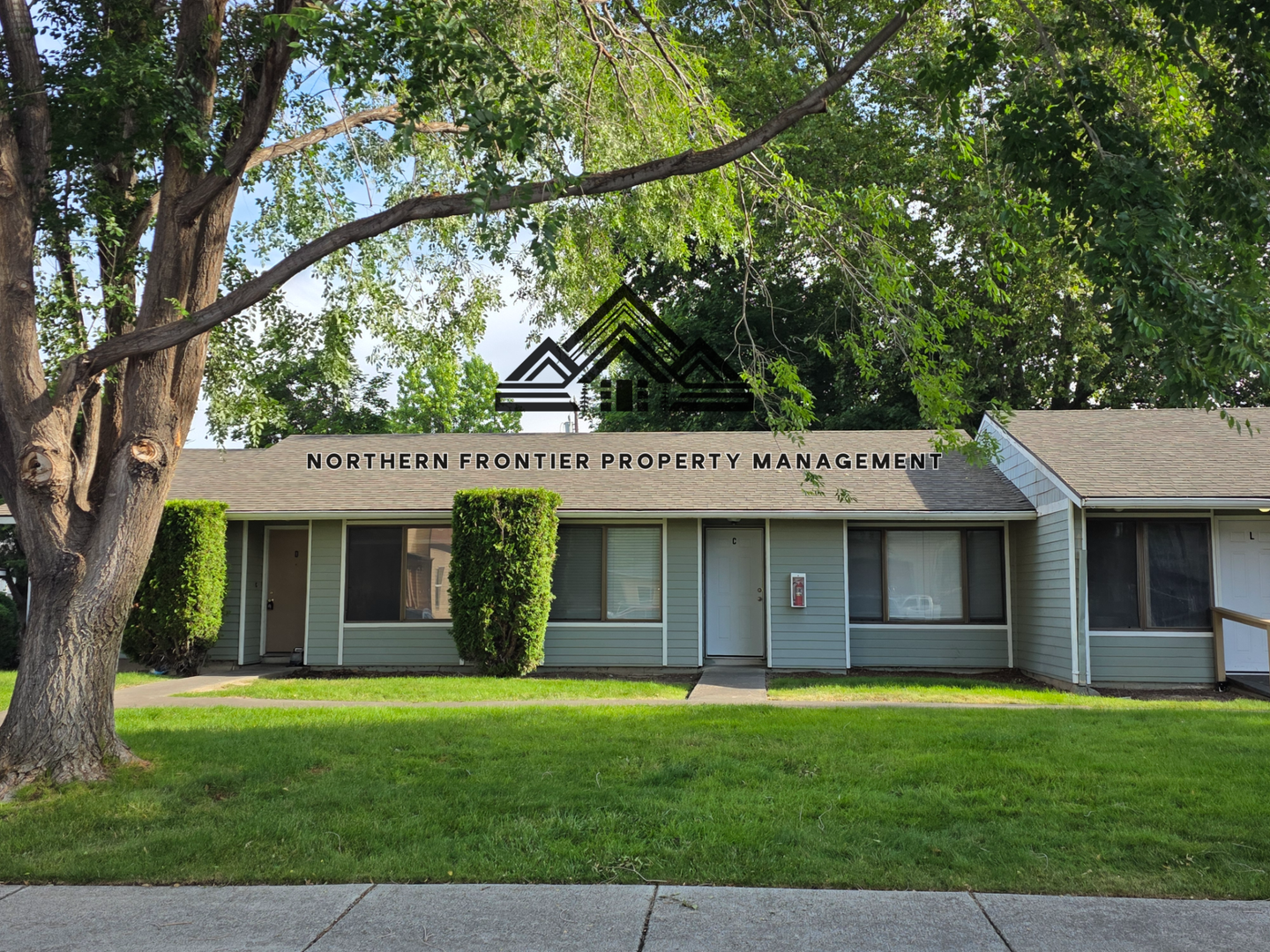 College Place Apartment: Hillcrest Apartments