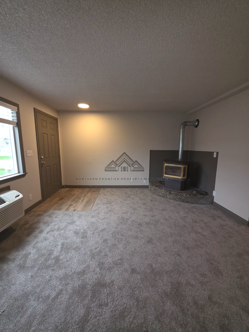 College Place Apartment: 418 SW 4th Street