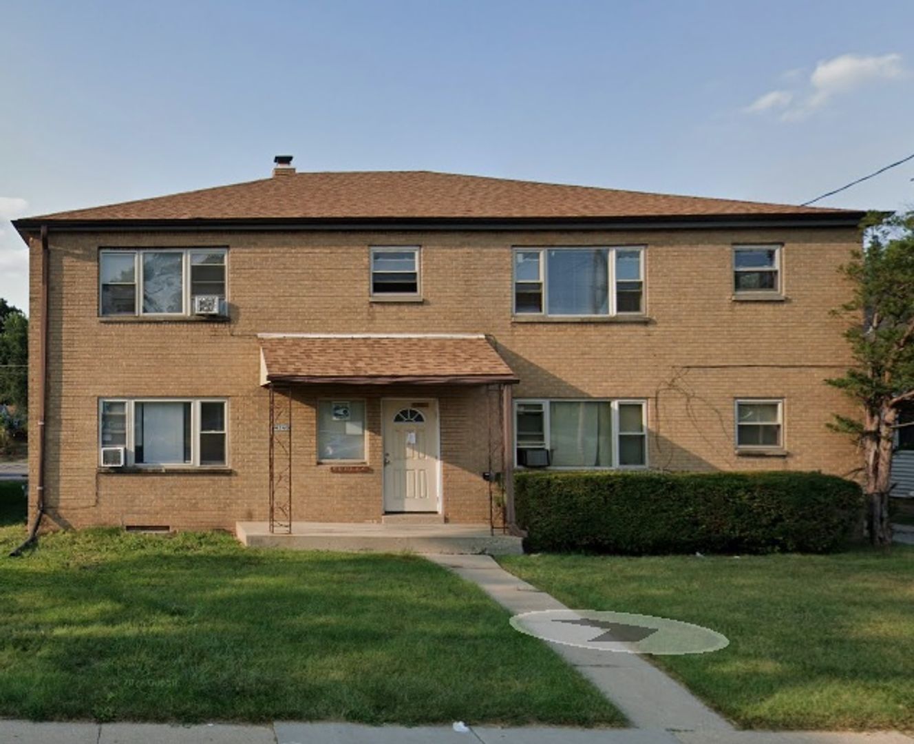 Milwaukee Apartment: 4740 W Hampton