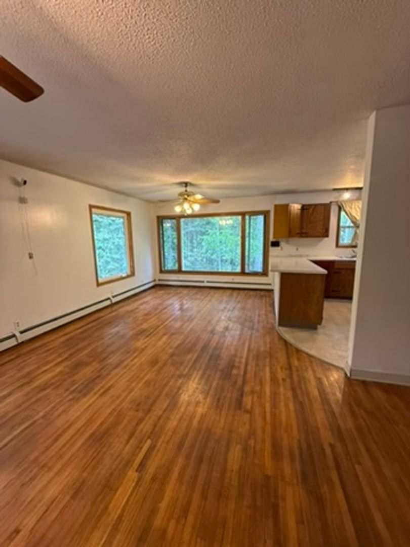 North Pole Apartment: 4521 Lauesen Avenue