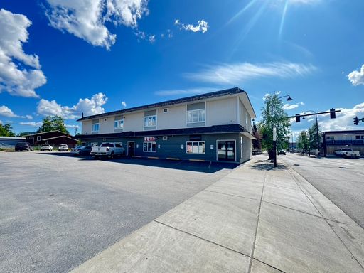 Office Rental - Downtown right off Cushman - plenty of parking !!