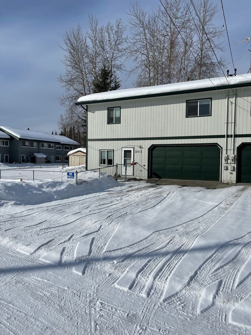 Fairbanks House: 202 Princess Drive