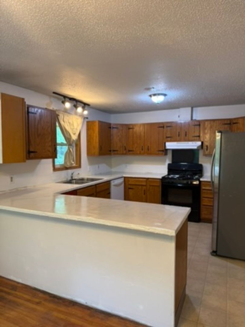 North Pole Apartment: 4521 Lauesen Avenue
