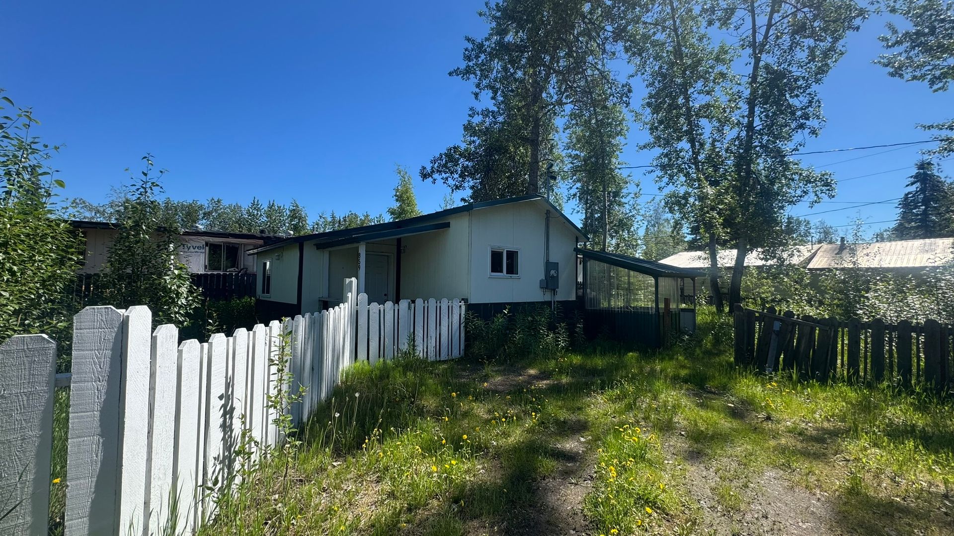 North Pole House: 859 Runamuck