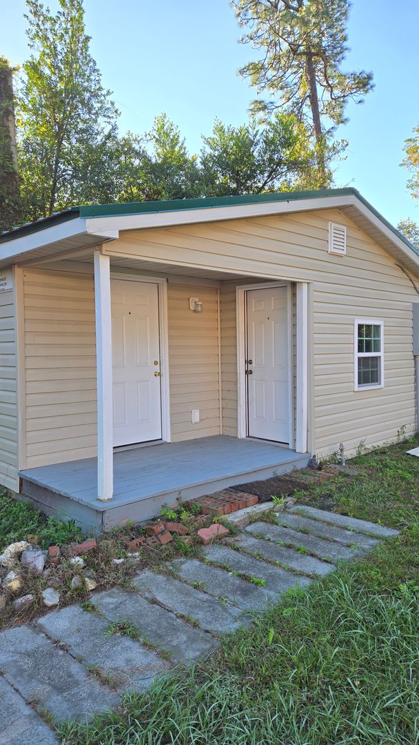 Wilmington House: 4938 1/2 Wrightsville Avenue