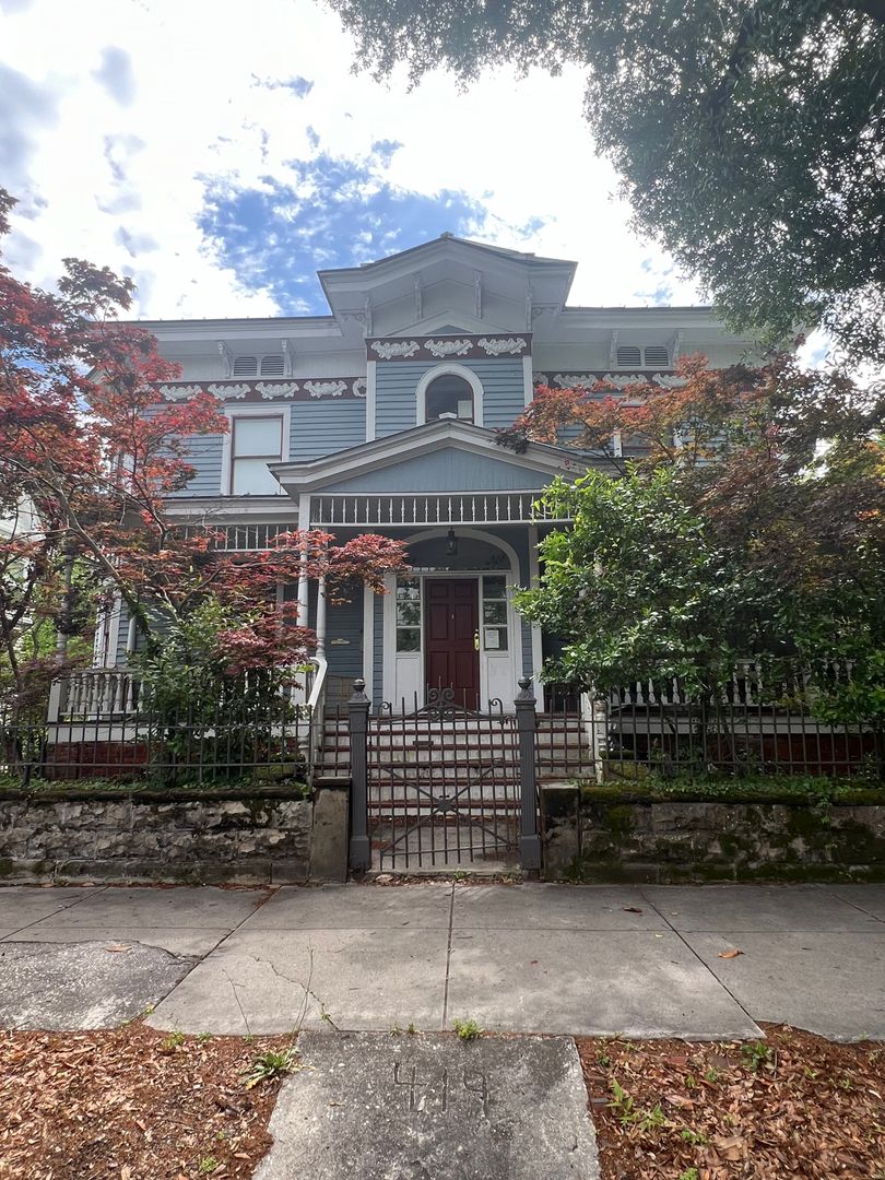 Wilmington Apartment: 419 S 3rd St.