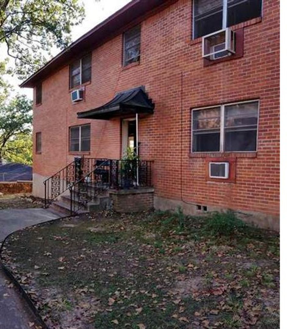 North Little Rock Apartment: 105 West 42nd Place